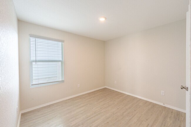 Building Photo - Rental Home