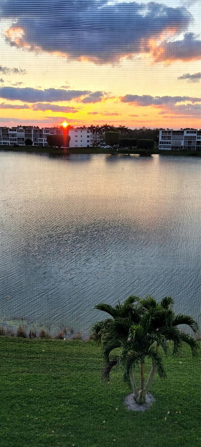 Building Photo - 4070 Exeter