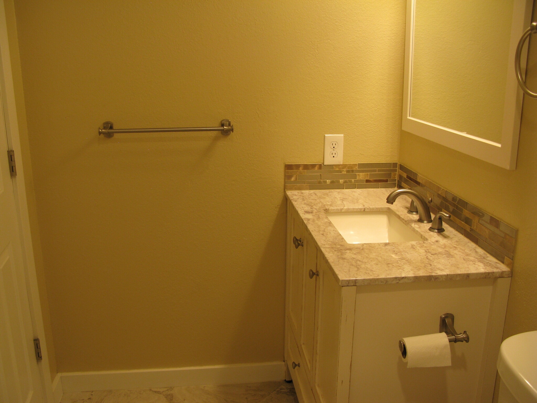 Building Photo - 305 S 5th St W