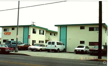 Building Photo - Wilmington Twins