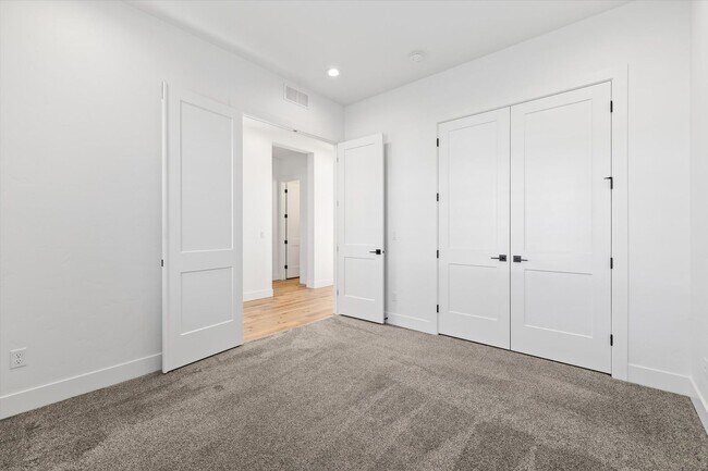 Building Photo - Luxury 5-Bed + Bonus + RV Garage Home for Lease in Dry Creek Ranch