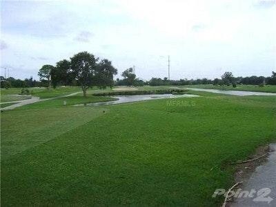 Building Photo - 200 Country Club Dr