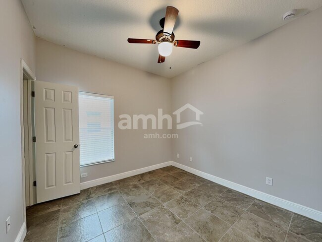 Building Photo - 10956 Willow Ridge Loop