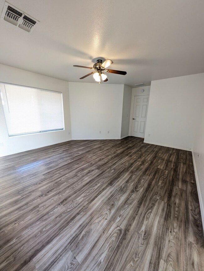 Building Photo - AVAILABLE NOW IN SAN TAN RANCH GILBERT!!!