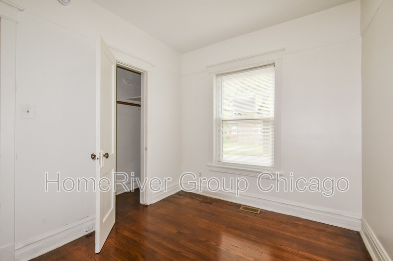 Building Photo - 7301 S Green St