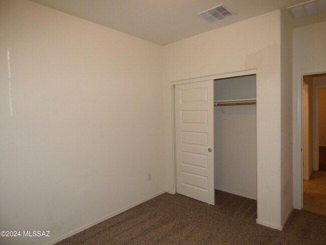 Building Photo - 10208 N Crooked Peak Trail