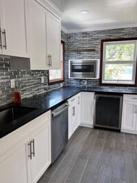 Building Photo - 70 Stephens Ln