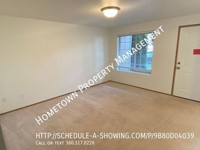 Building Photo - 3 bdrm Townhouse Avail NOW!