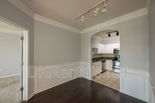 Building Photo - 1850 Cotillion Dr