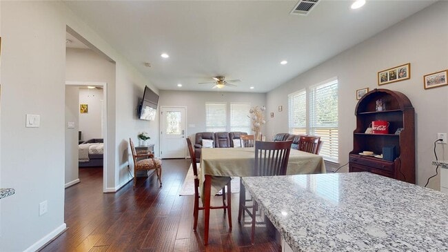 Building Photo - 1201 Northwood St