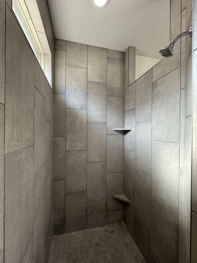 Building Photo - 8142 Luz de Luna St