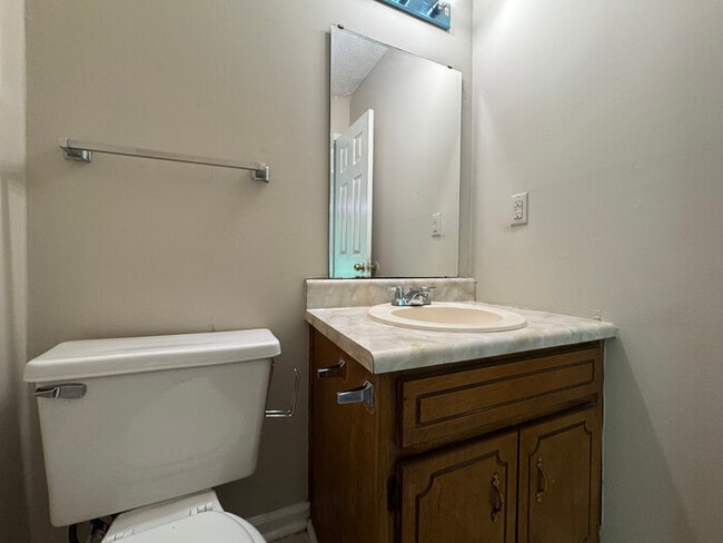 Building Photo - 8170 Canyon Forge Dr