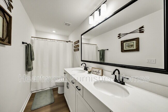 Building Photo - 924 Windchase Wy