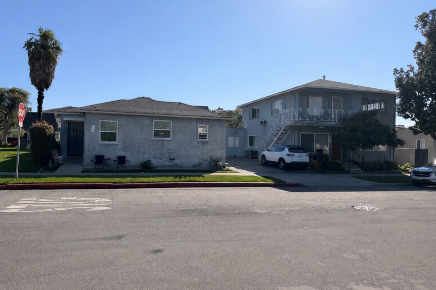 Building Photo - 802 Fischer St