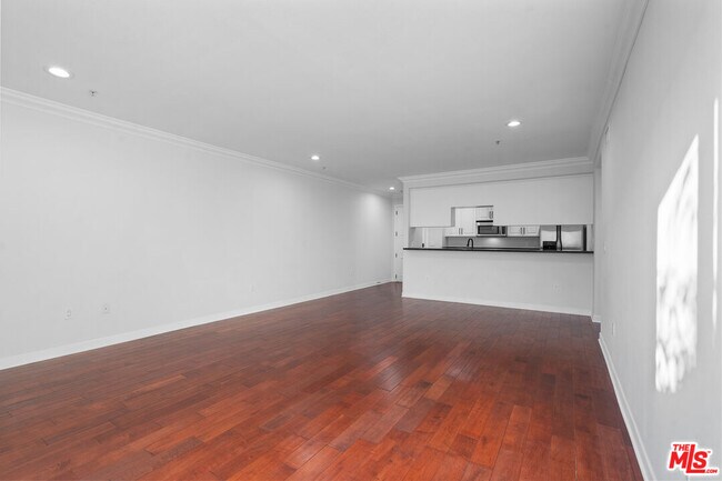 Building Photo - 1401 S St Andrews Pl