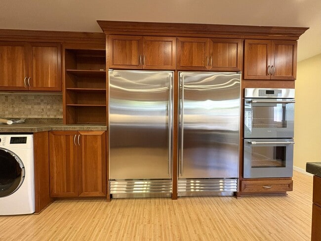 Building Photo - Beautiful Palo Alto Home with In-Law Suite, Central AC & Heated Pool