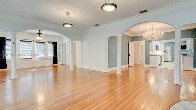 Building Photo - 1676 SW 11th St