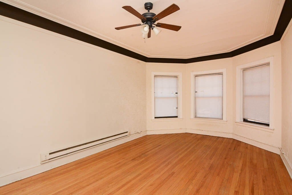 Building Photo - 1033 Dempster St