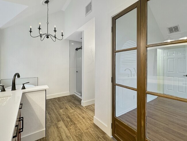 Building Photo - 5106 Ascot Pl