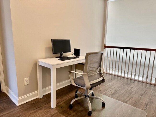 Building Photo - 5135 Cactus Cove Ln