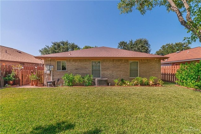 Building Photo - 16 Mynah Ave