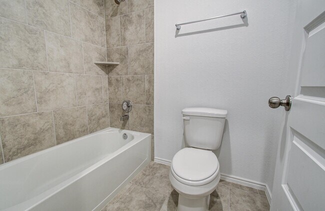 Building Photo - 1206 Cattle Chute Ct