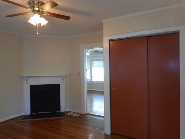 Building Photo - 4 Bedroom Near Downtown & Winthrop!
