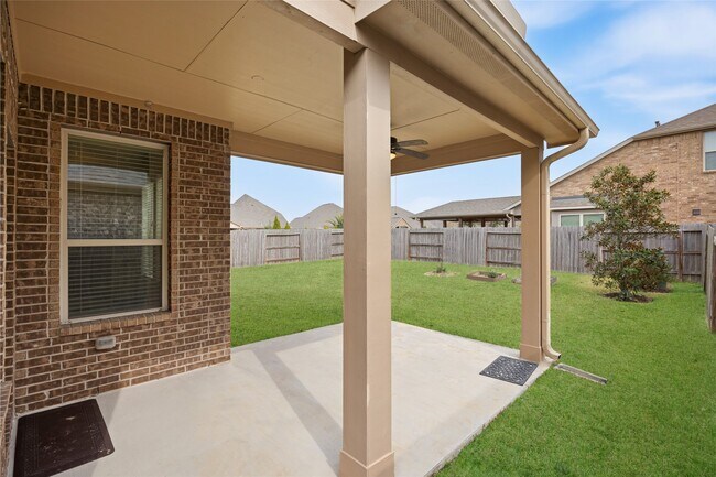 Building Photo - 16726 Sycamore Bend Dr