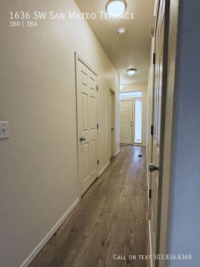 Building Photo - 1636 SW San Mateo Terrace