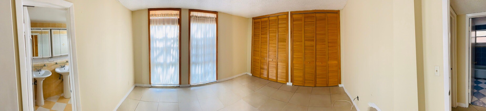 Building Photo - 1750 W 46th St