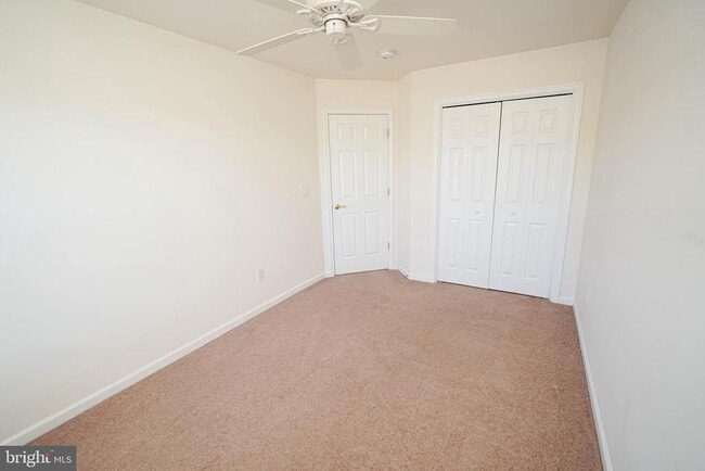 Building Photo - 403 Parkview Ct