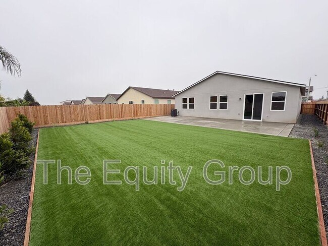 Building Photo - 6925 W Grove Ave