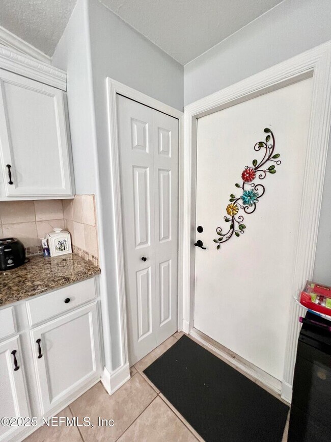 Building Photo - 3419 Bristol Bridge Rd