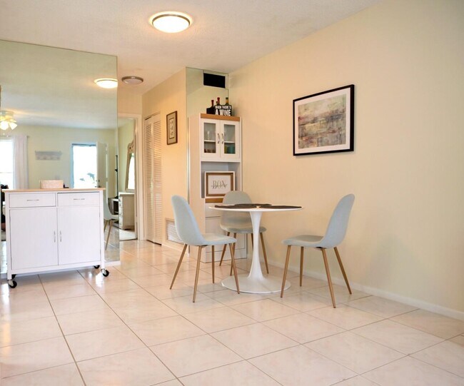 Building Photo - 2929 SE Ocean Blvd