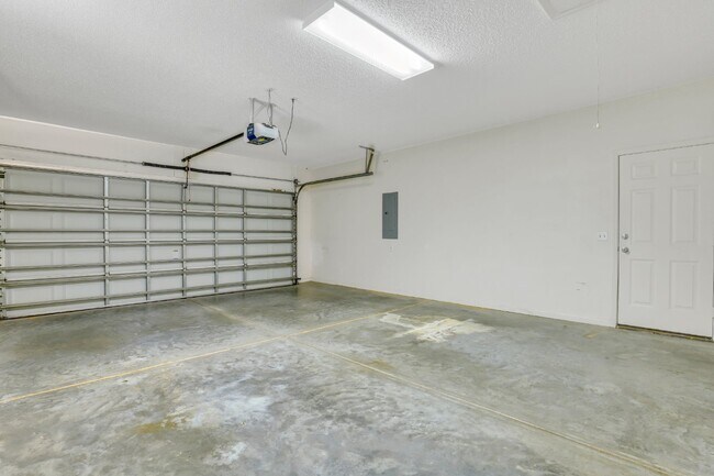 Building Photo - 8 Basket Walk Dr