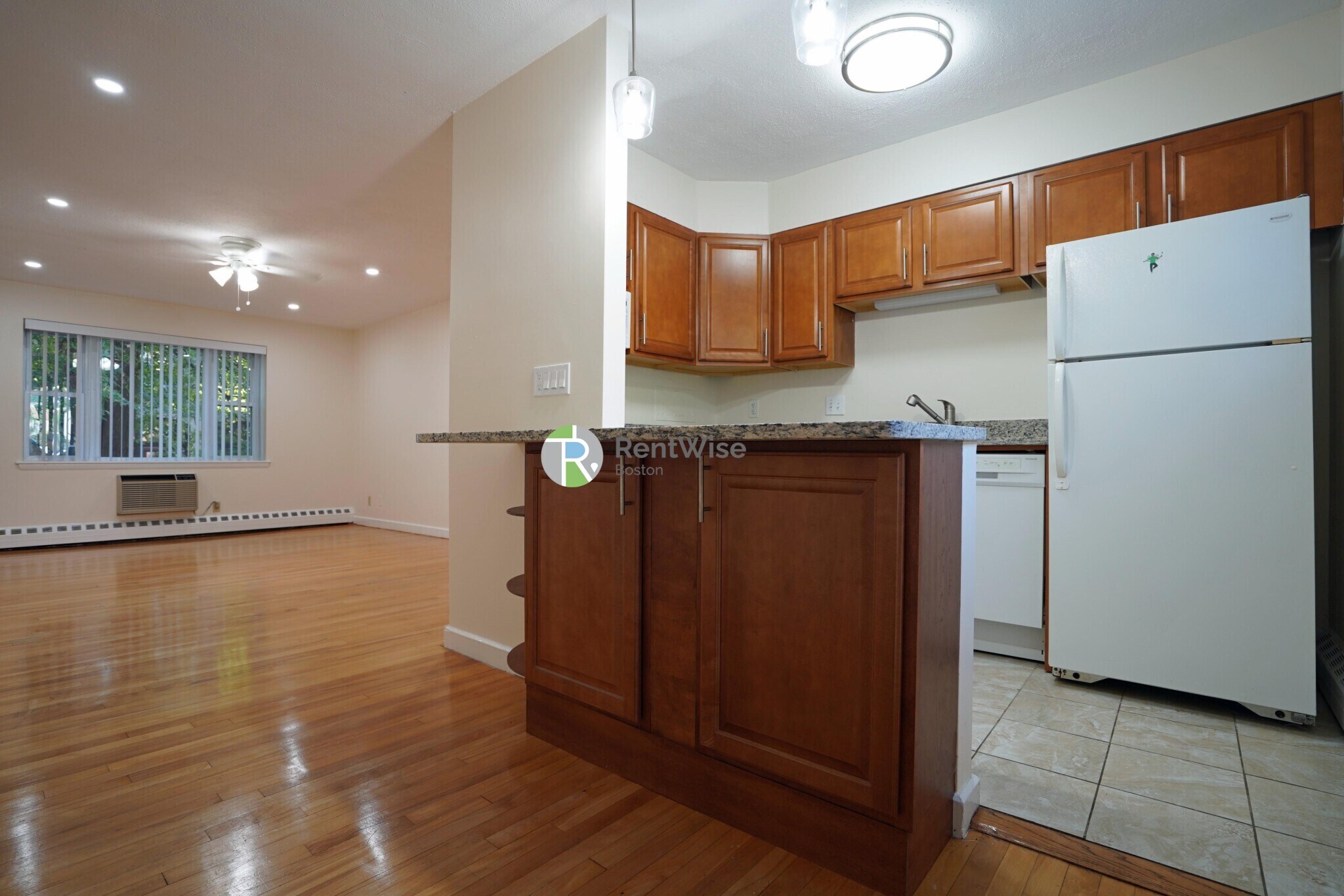 Building Photo - 59 Parkman St