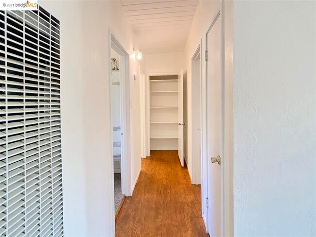 Building Photo - 929 Liberty St