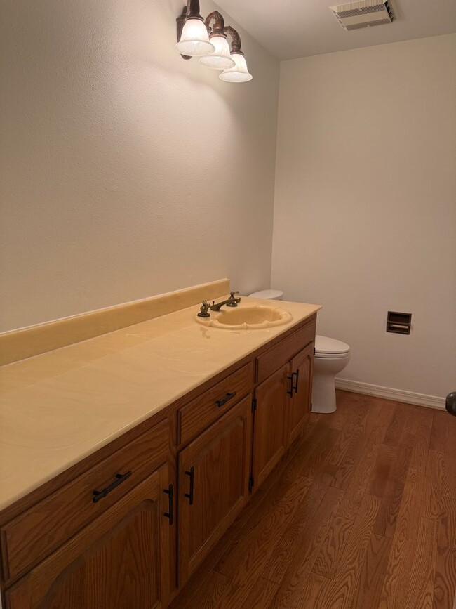 Building Photo - 742 Liquidamber Pl