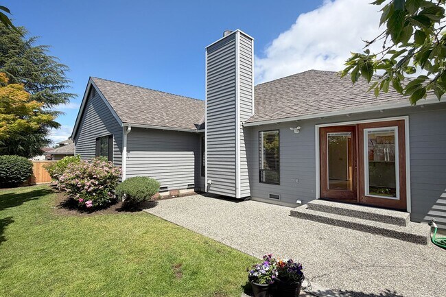 Building Photo - 3bd/2ba Bellevue Home