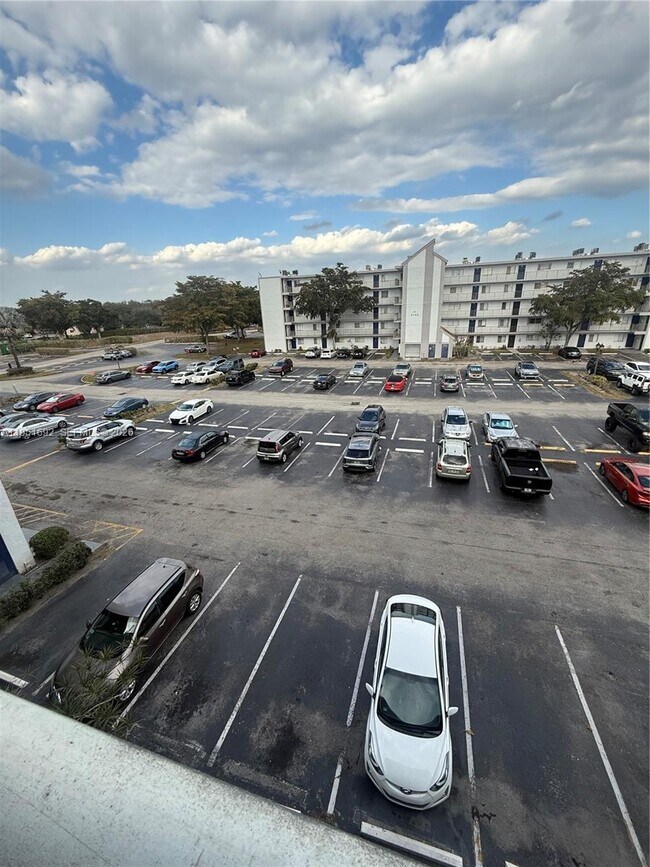 Building Photo - 8740 N Sherman Cir