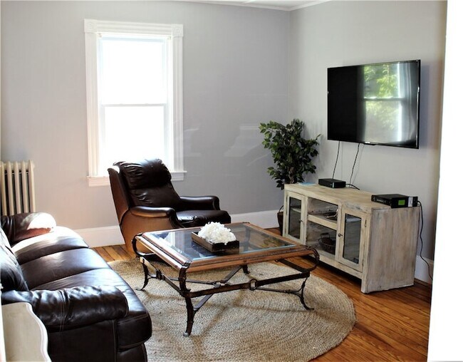 Building Photo - 25 W Narragansett Ave