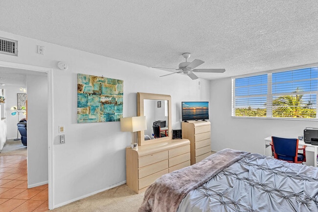 Building Photo - 1421 S Ocean Blvd