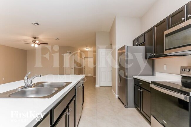 Building Photo - 1810 SW Starman Ave