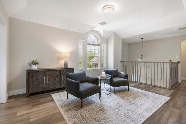 Building Photo - 6223 Pinewood Heights Dr