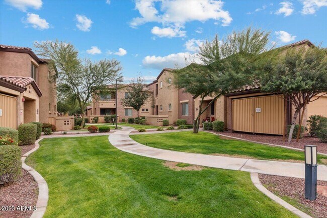 Building Photo - 250 W Queen Creek Rd