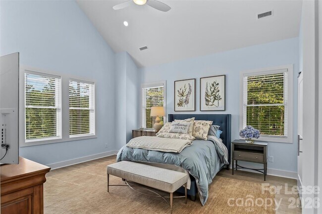 Building Photo - 129 Greens Rd