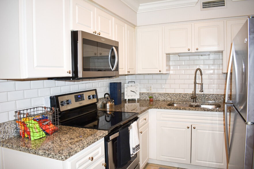 Building Photo - BC Tampa