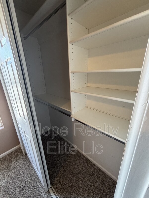 Building Photo - 7640 Fiona Ln