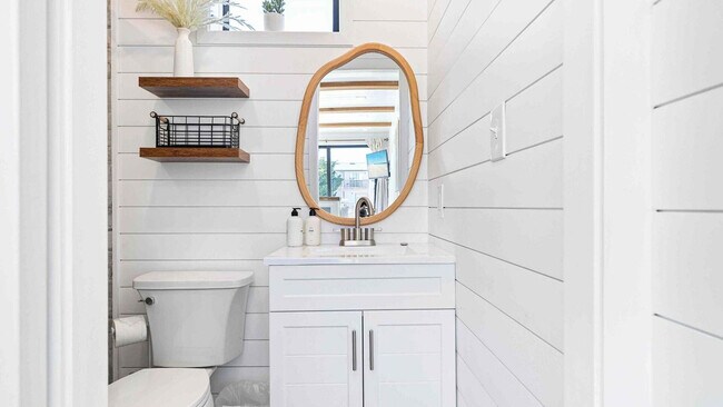 Building Photo - 316 Bream Ave