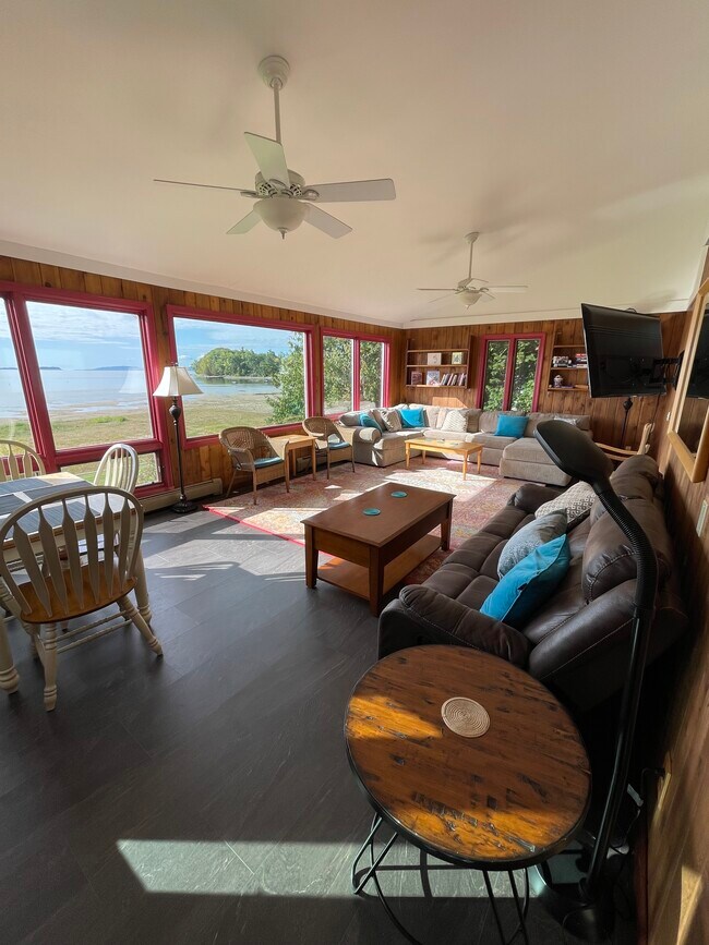 283 Appletree Point Rd 283 Appletree Point Rd Burlington VT 05408